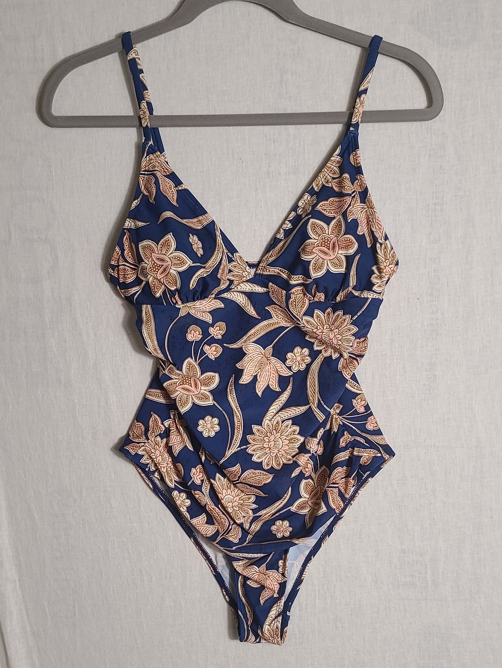 Cupshe NWT Navy One-Piece Swimsuit with Peach Floral Print Size Medium
